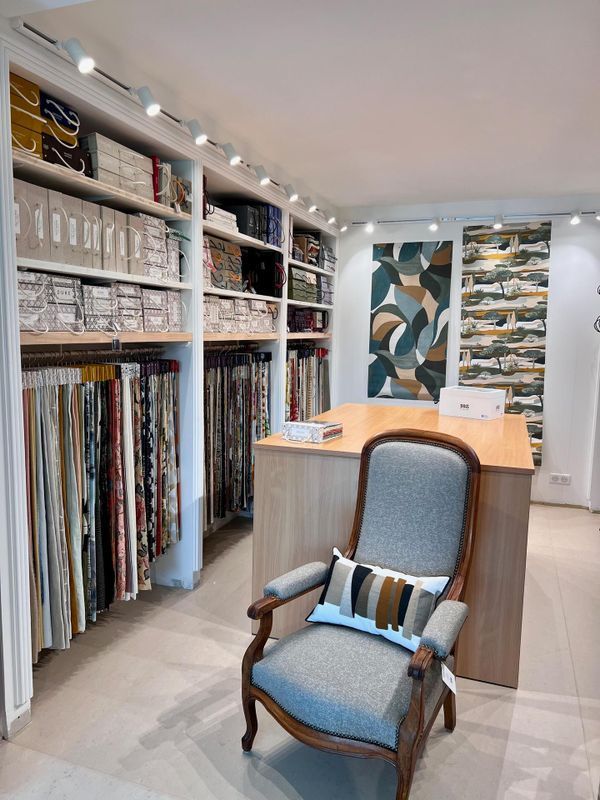 Intérieur du showroom de l'Atelier Michel Denis à Campbon