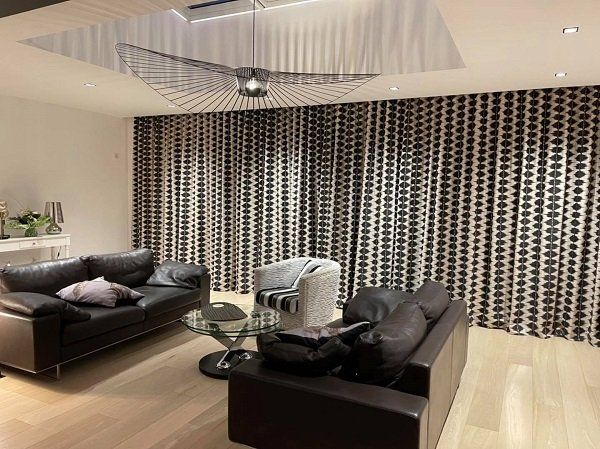 Rideaux grande largeur posés sur mesure