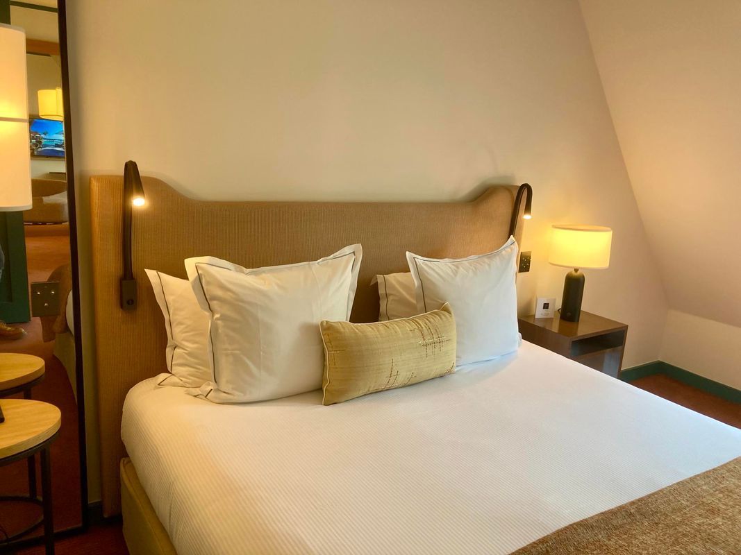 Tête de lit beige sur mesure